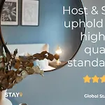 Host & - Beachside بيت للعطل