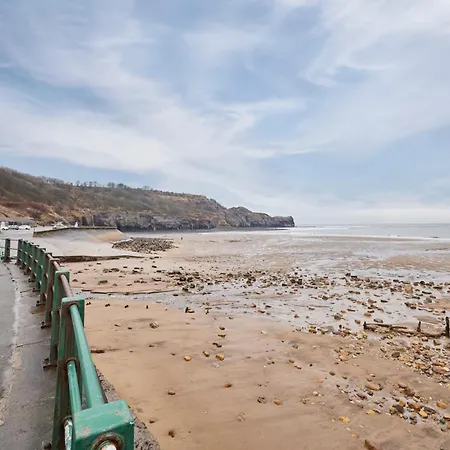 Nyaraló Host & - Beachside Sandsend