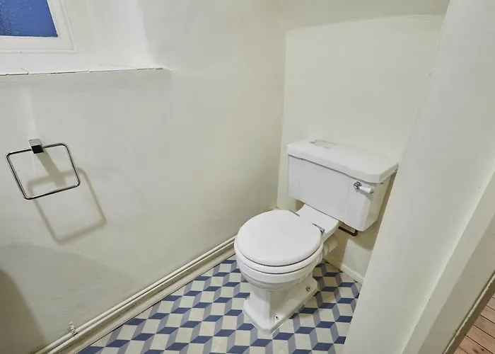 Host & - Beachside Holiday home