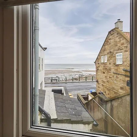 Host & - Beachside Semesterbostad Sandsend