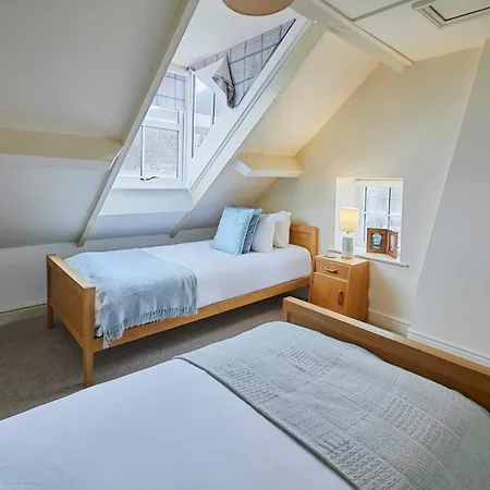 Host & - Beachside *