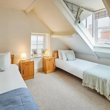 Host & - Beachside Semesterbostad